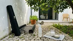 Como eliminar ervas daninhas com soluções caseiras sem estragar o solo